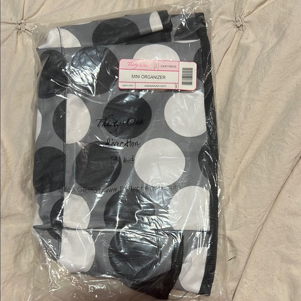 Thirty one mini organizer-paparazzi dot